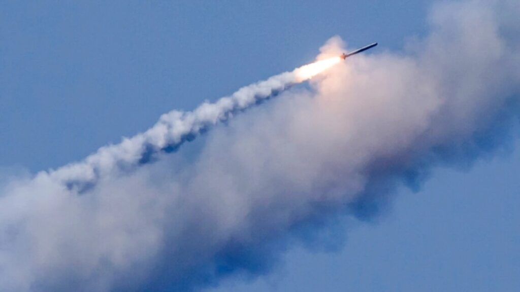 Масована атака РФ: Сили ППО знищила 55 "шахедів" і 37 ракет (Фото: google)