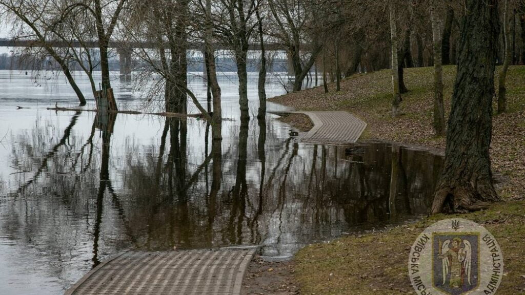 Рівень води у Дніпрі піднявся на 45 см в Києві (Фото: КМВА)