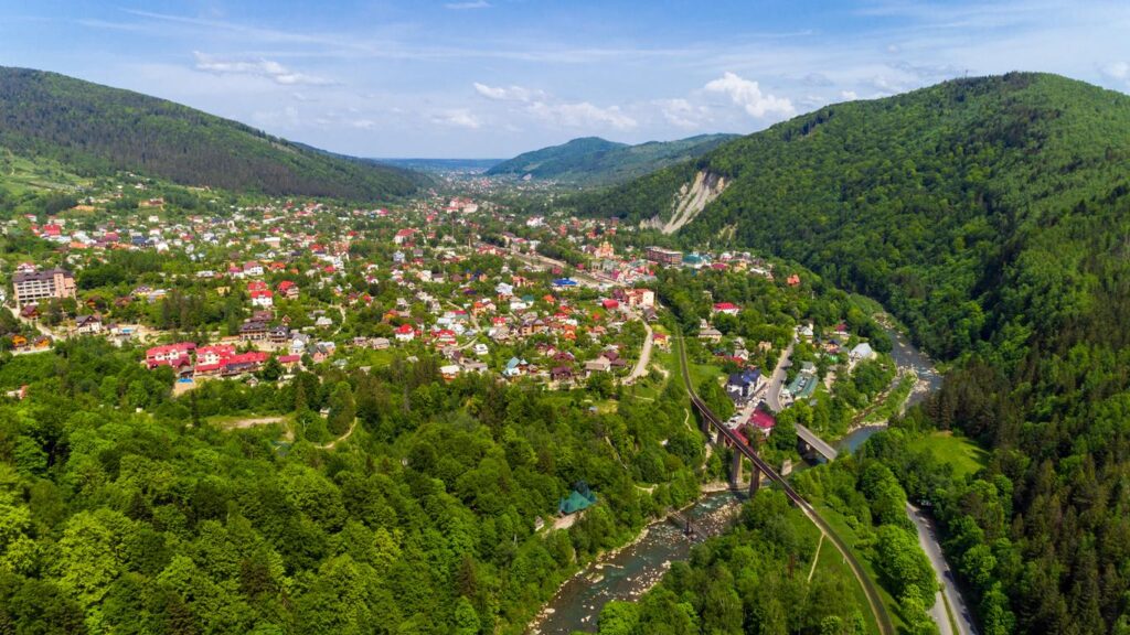 Відпочинок в Яремче: Цікаві місця, пам’ятки та розваги (Фото: google)