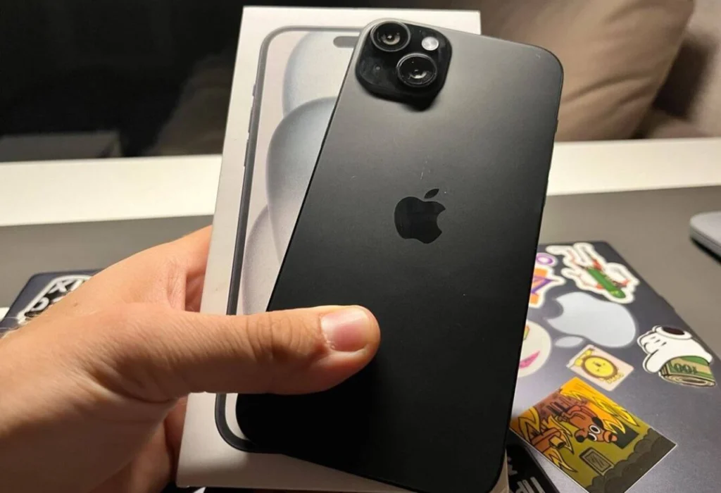 Стоит ли покупать iPhone 15 Plus. iPhone 15 Plus — самая выгодная покупка прямо сейчас.