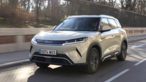 Електромобілі у 2025 році: рекордні 20,5 млн авто — Китай лідер, BYD обійшов Tesla