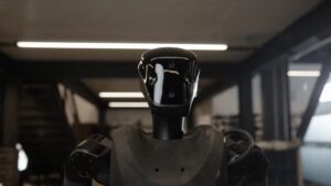 Перші гуманоїдні роботи у війні: Foundation тестує Phantom MK-1 в Україні