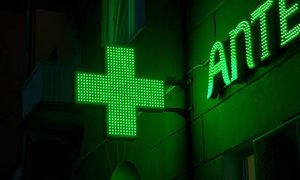 Світло, яке рятує: як LED-хрести допомагають аптекам виживати під час відключень електроенергії