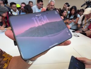 Складка, якої майже не видно: що показав перший складаний iPhone