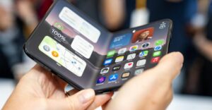 iPhone Duo розпродано за хвилини: доставка перенесена на 2027 рік