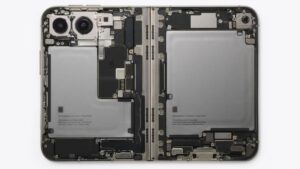 Перша розборка iPhone Duo: що там у середині?